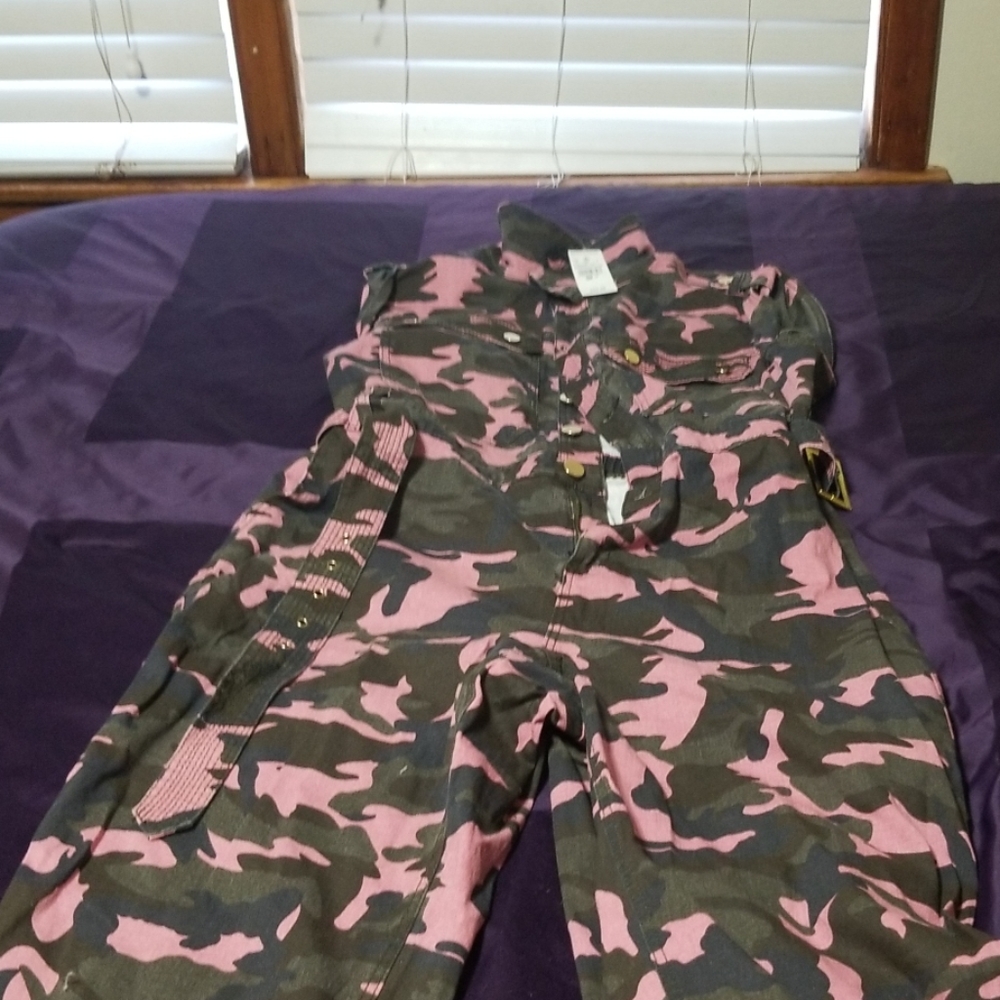 Military print jumpsuit (denim material)